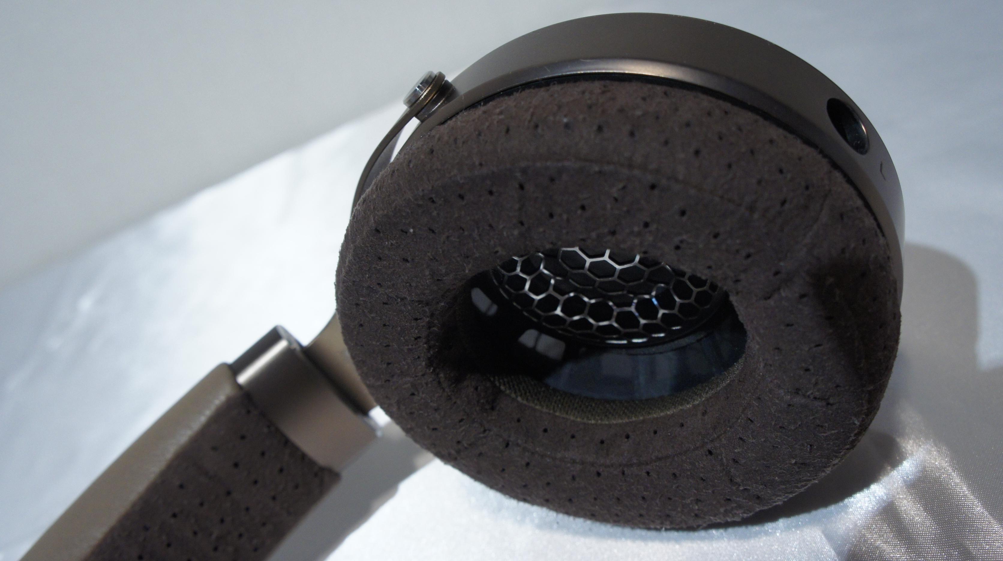 FOCAL フォーカル CLEAR MG ヘッドホン｜CAVIN 大阪屋 札幌オーディオ